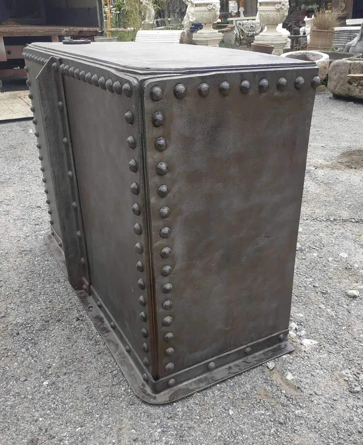 Illustration numéro 4 du produit Bar en fer rivete industriel