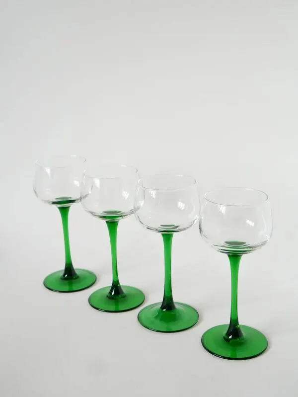 Illustration numéro 4 du produit Lot de 4 verres à pieds, vert foncé, made in France, Luminarc, 1970