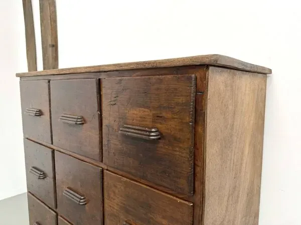 Illustration numéro 4 du produit Meuble de métier ancien à 12 tiroirs, circa 1900