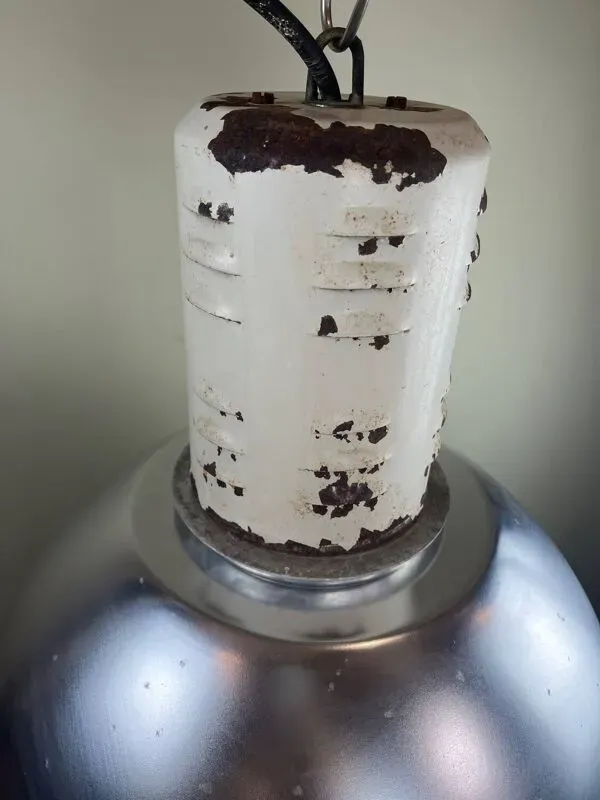 Illustration numéro 4 du produit Rare suspension industrielle Osram HQL – grand réflecteur aluminium 53