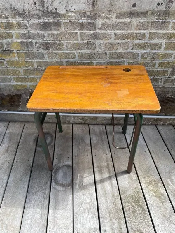 Illustration numéro 4 du produit Bureau d’écolier