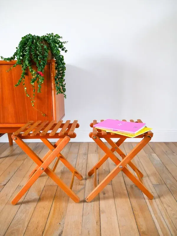 Illustration numéro 4 du produit Paire de tabourets pliants anciens