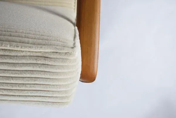 Illustration numéro 4 du produit Fauteuil scandinave d’origine rénové années 1960, teck, cordon beige