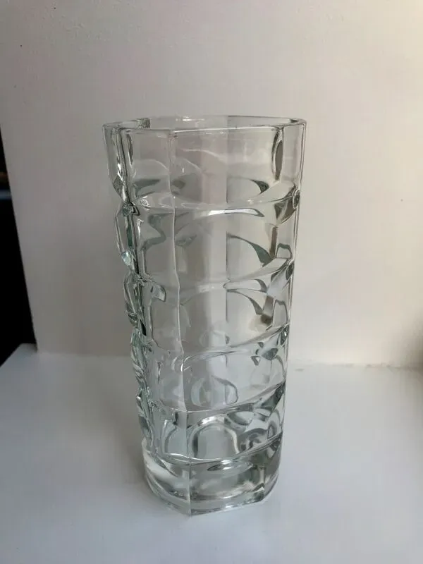 Illustration numéro 4 du produit Vase en verre cristal moulé art déco