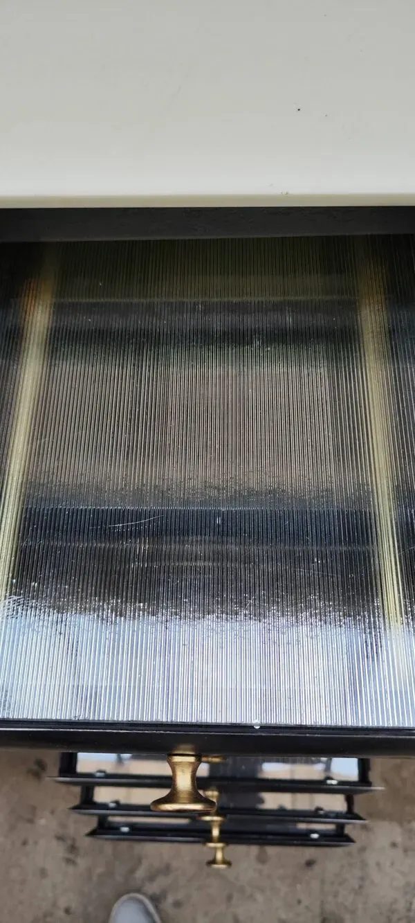 Illustration numéro 4 du produit Ancien meuble de dentiste métal meuble de métier