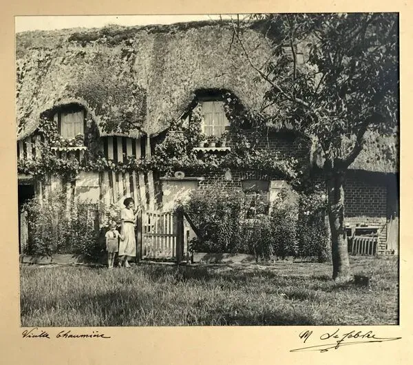Illustration numéro 4 du produit Georges lefebvre, vieille chaumière, photo en n&b, c 1930. signée à l'encre