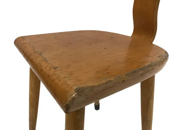 Illustration numéro 4 du produit Chaise d'école en bois, Hollant 1960