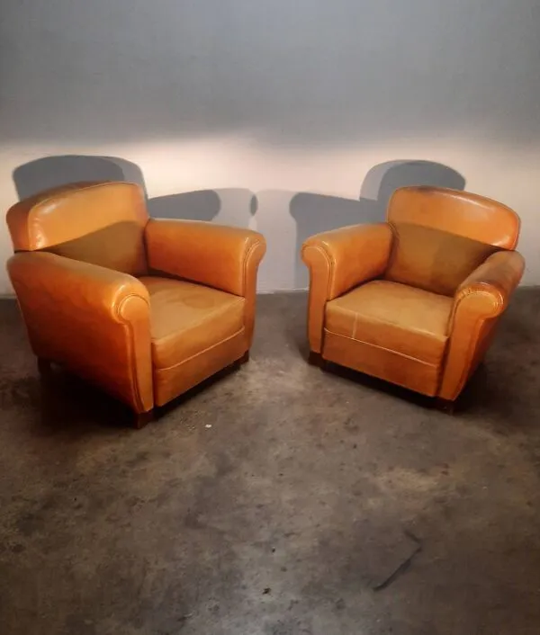 Illustration numéro 4 du produit Paire de club des année 1950 en cuir fauve