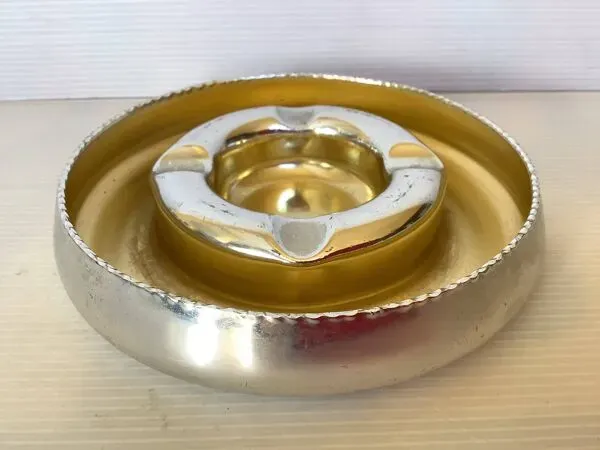 Illustration numéro 4 du produit Cendrier Sigo switzerland