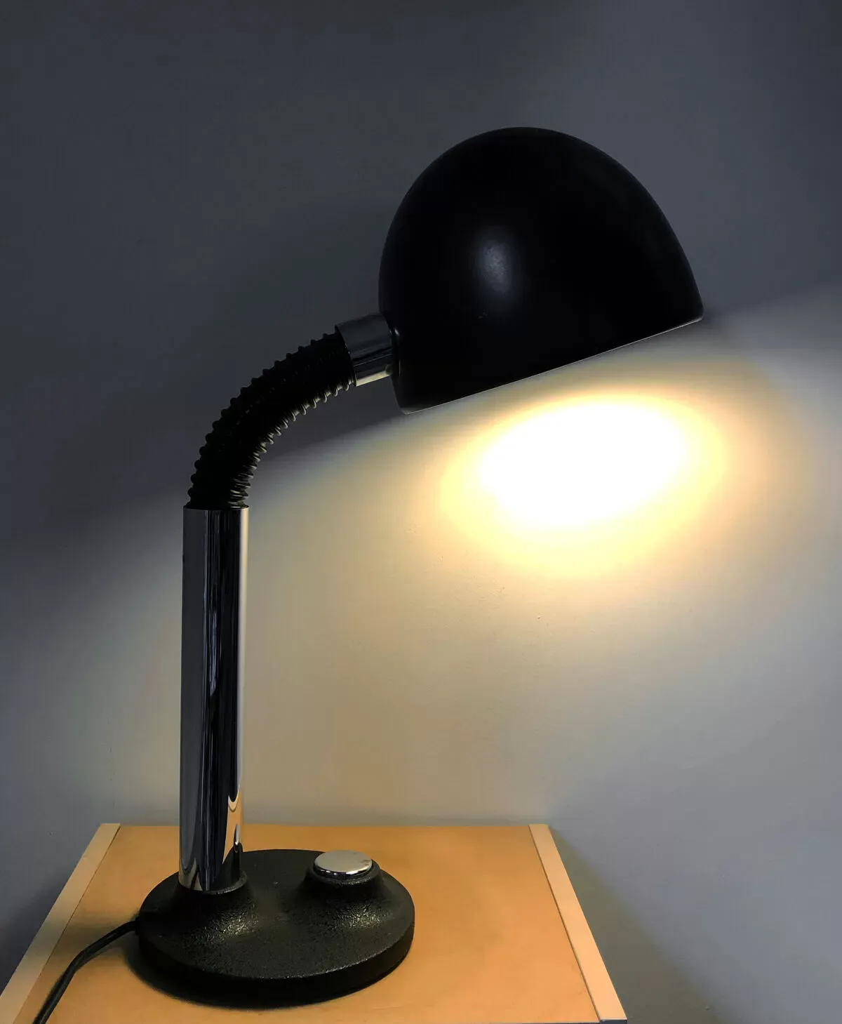 Illustration numéro 4 du produit Lampe de bureau par Agon Hillebrand 1970
