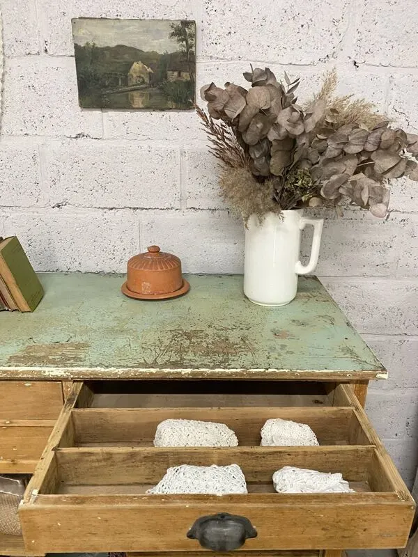 Illustration numéro 4 du produit Buffet, meuble de métier à portes coulissantes