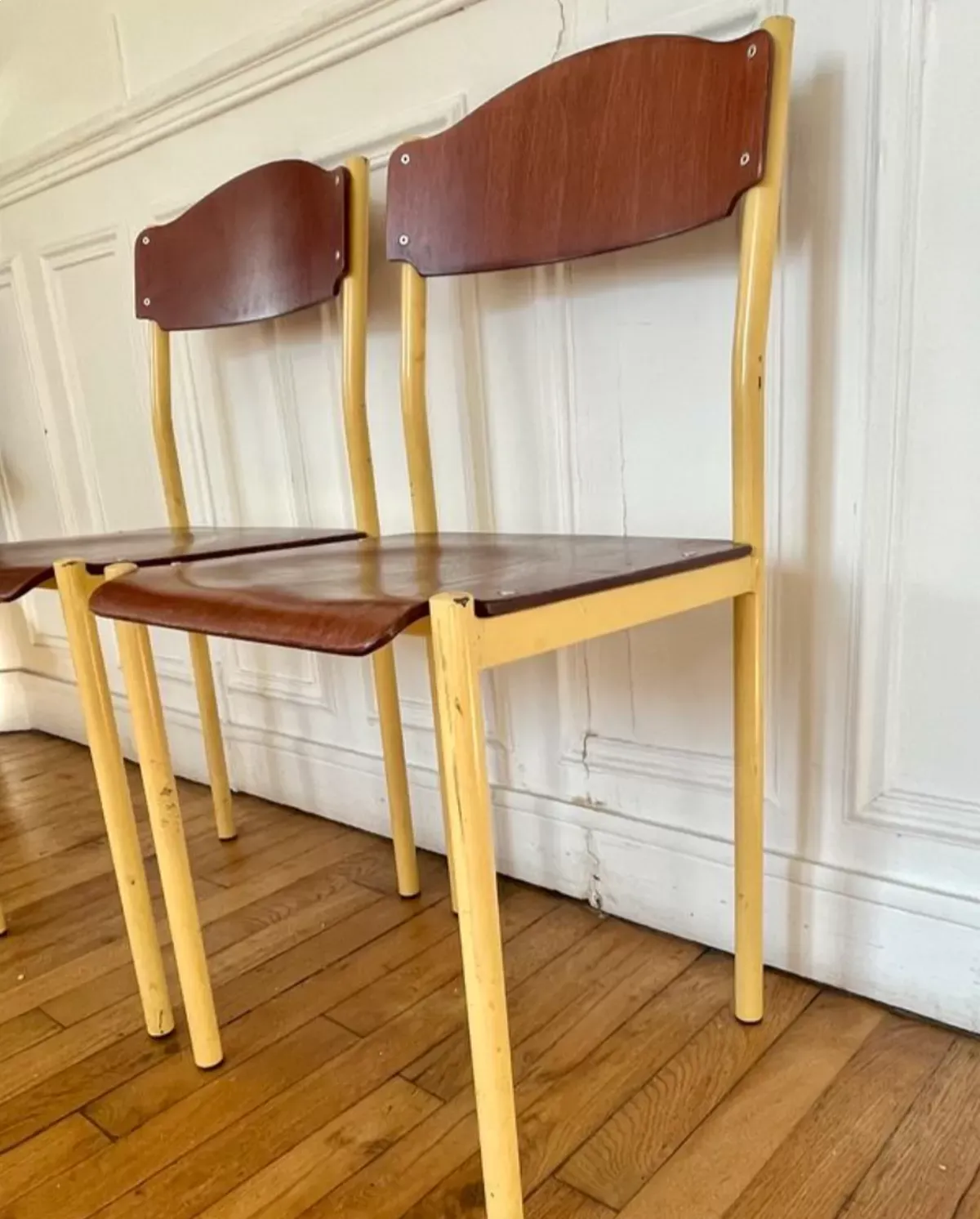 Illustration numéro 4 du produit Paire de chaise vintage industrielles métal & bois, 1980