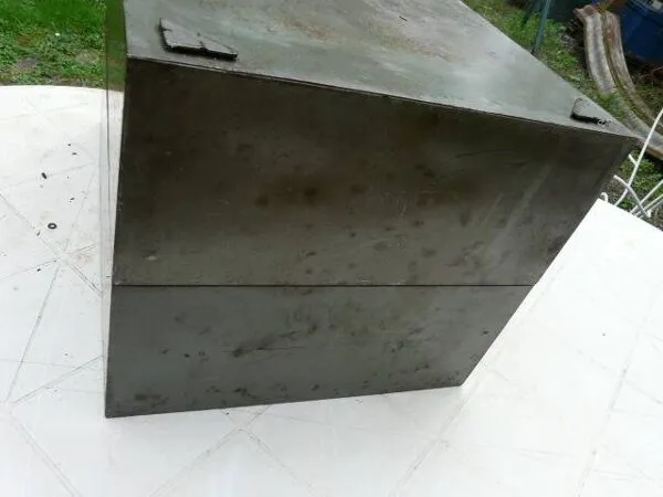 Illustration numéro 4 du produit Meuble 4 tiroirs en métal industriel loft années 70 marqueFLAMBO