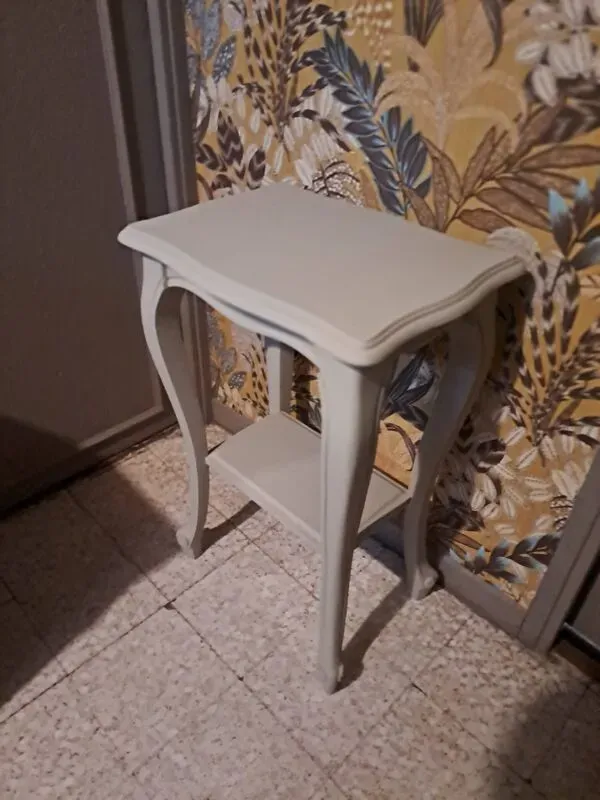 Illustration numéro 4 du produit Console en bois peint coloris gris avec un plateau inférieur 1920