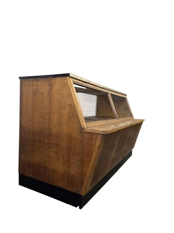 Illustration numéro 4 du produit Vitrine de magasin vintage en bois / comptoir / vitrine