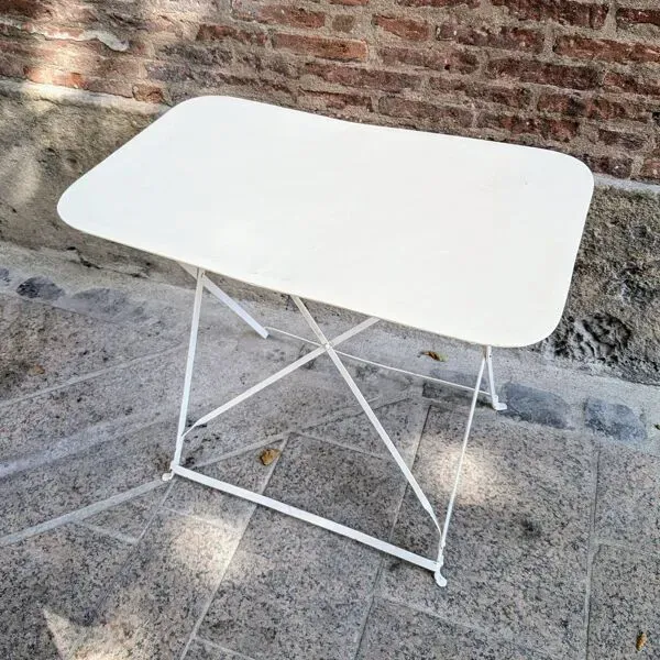 Illustration numéro 4 du produit Table de jardin pliante