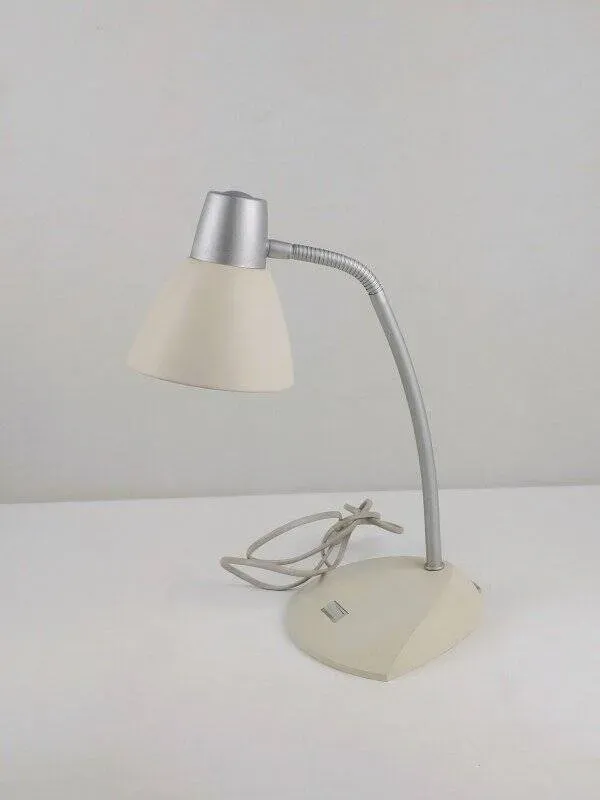 Illustration numéro 4 du produit Lampe de bureau vintage - massive belgique