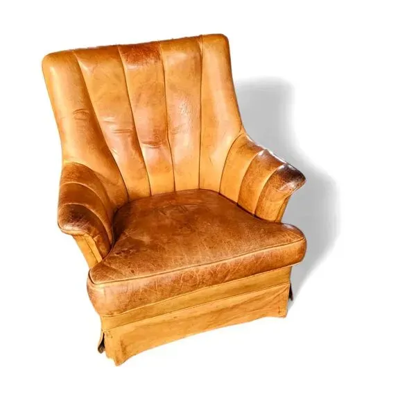 Illustration numéro 4 du produit Fauteuil club en cuir de mouton des années 1970 avec porte-revues