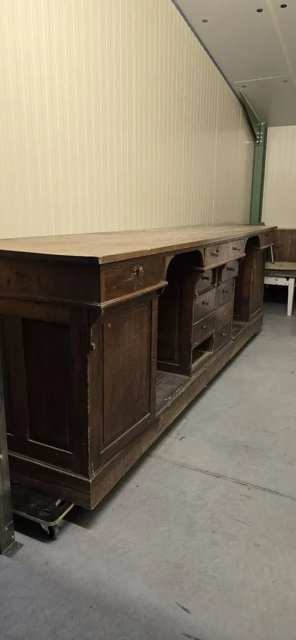 Illustration numéro 4 du produit Ancien comptoir de coordonnier