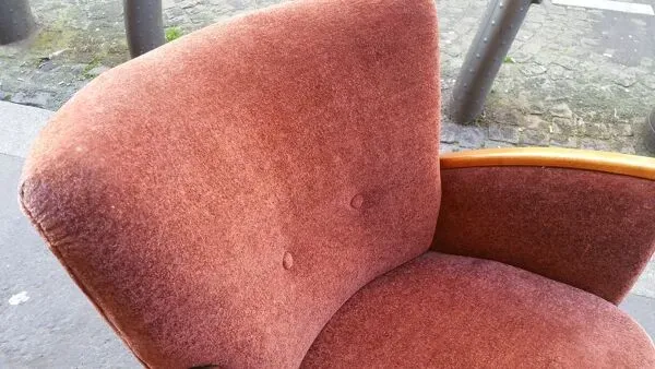 Illustration numéro 4 du produit Fauteuil club années 50 60 rouge