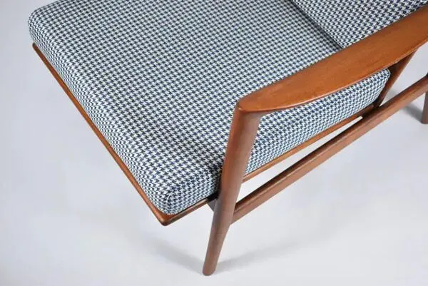 Illustration numéro 4 du produit Fauteuil scandinave original Stefan, entièrement restauré, icône.