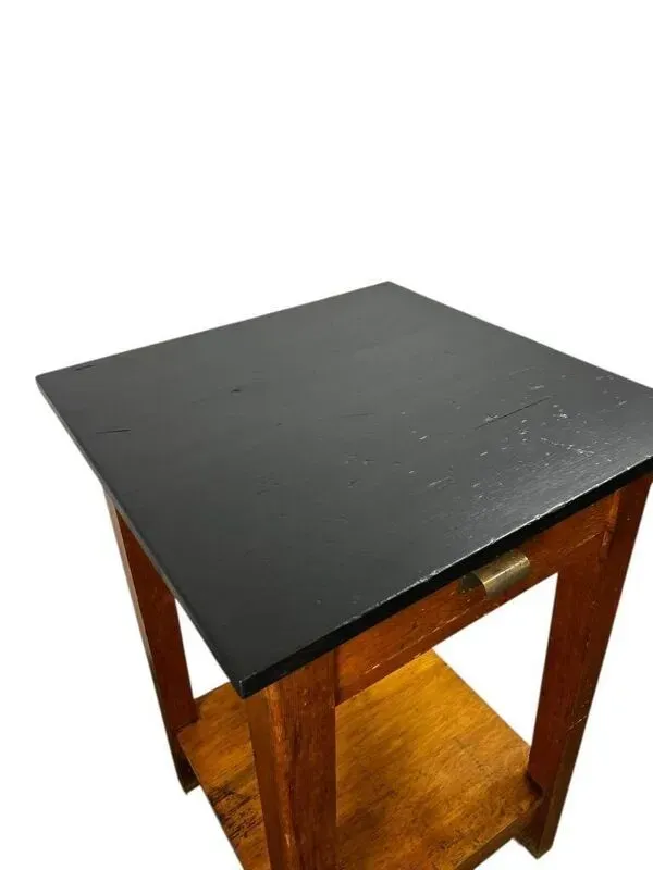 Illustration numéro 4 du produit Table haute vintage en bois / table de bar / table d'appoint