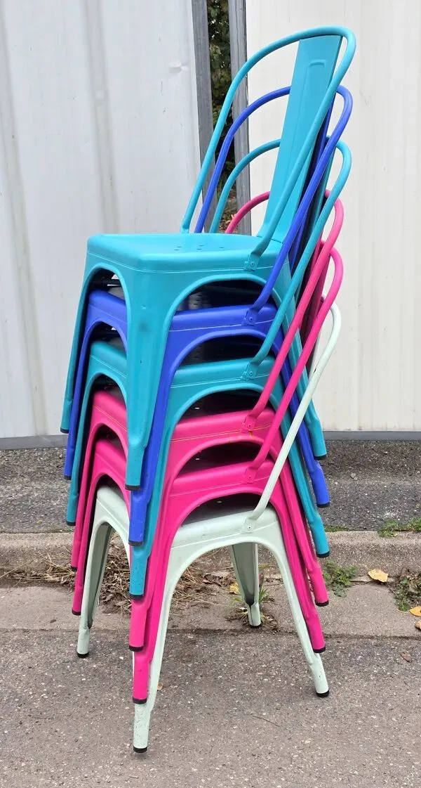 Illustration numéro 4 du produit Suite de 6 chaises de jardin Tolix