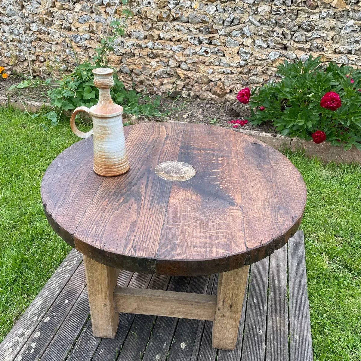 Illustration numéro 4 du produit Table basse industrielle en chêne massif