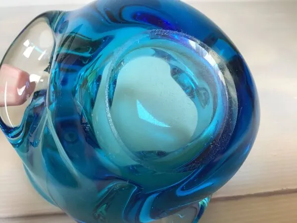 Illustration numéro 4 du produit Vide poche cendrier bleu style Murano