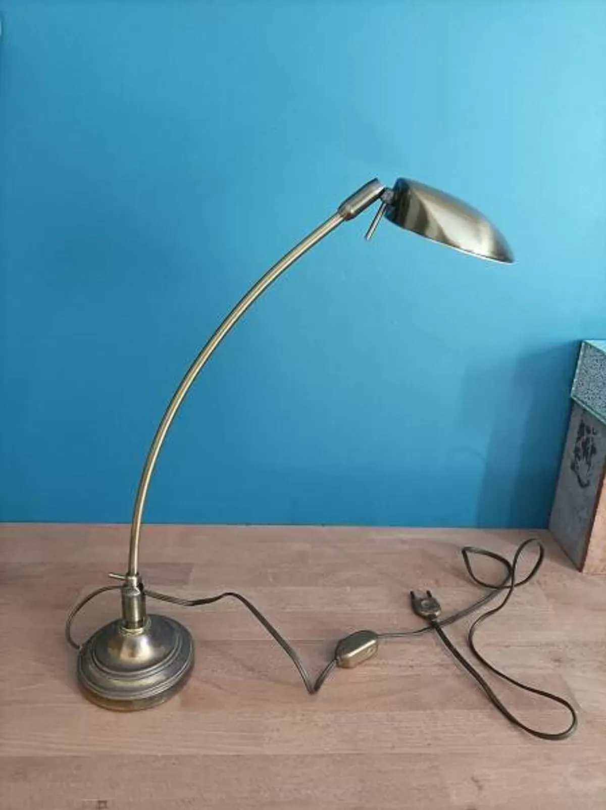 Illustration numéro 4 du produit Lampe de bureau chevet Loft métal doré patiné