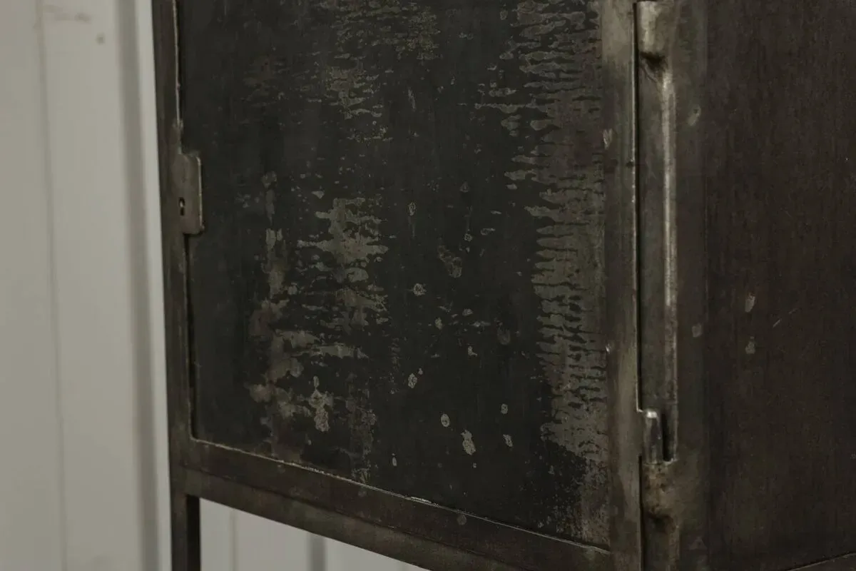 Illustration numéro 4 du produit Cabinet dentiste vintage industrial - armoire metal glass