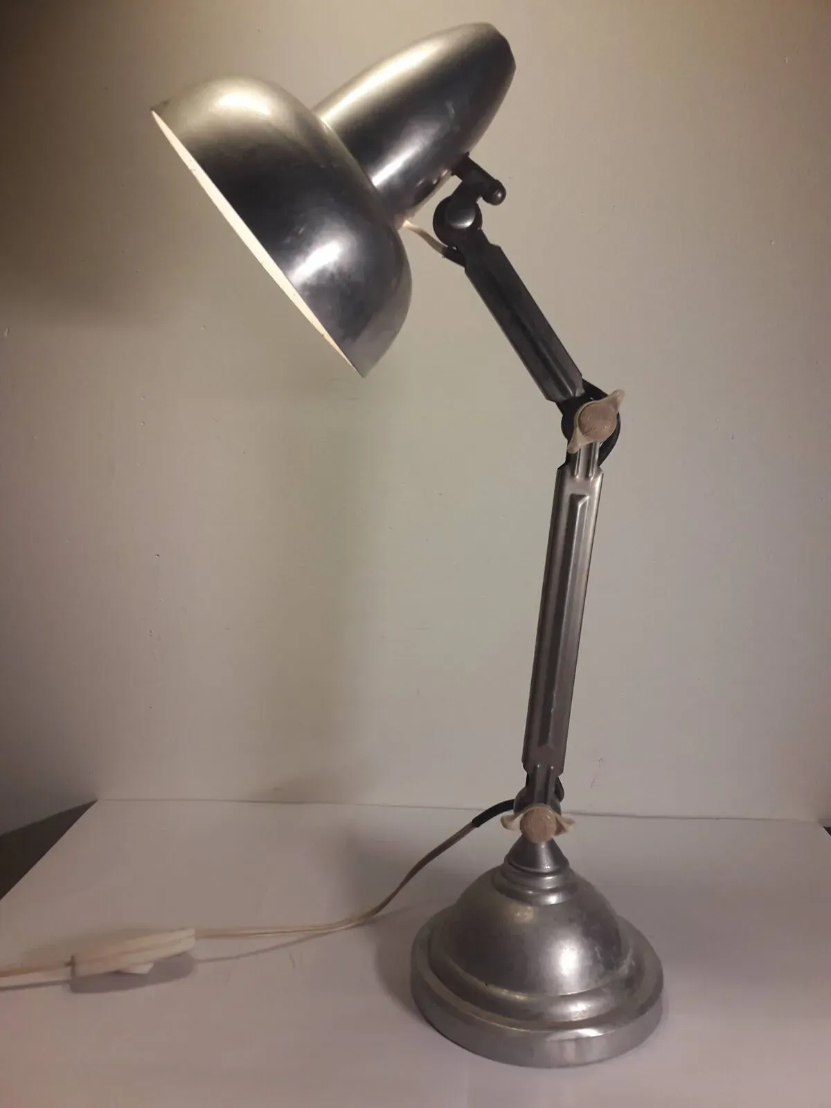 Illustration numéro 4 du produit Lampe Superchrome