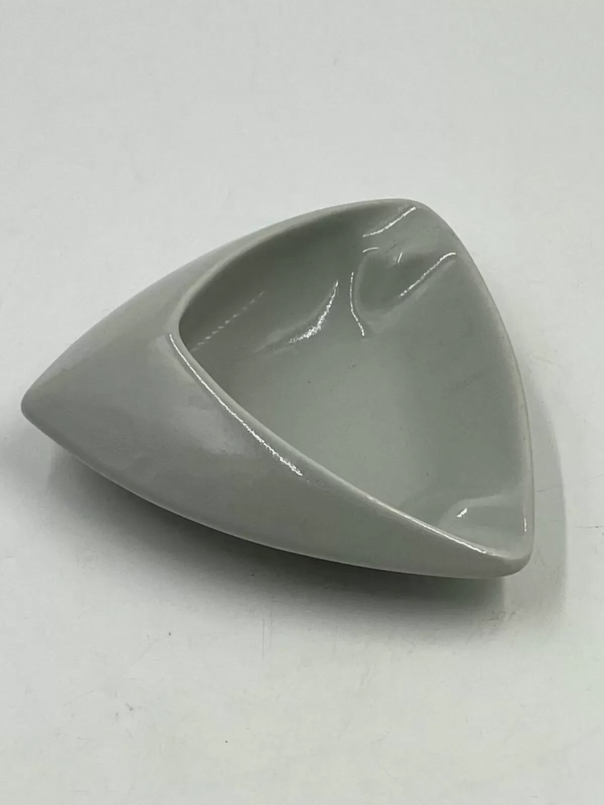 Illustration numéro 4 du produit Cendrier expo58