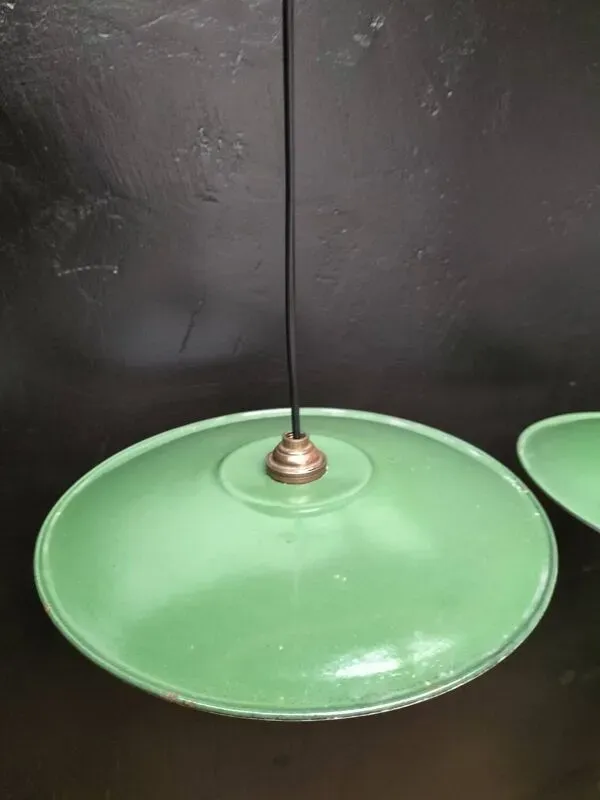 Illustration numéro 4 du produit Suspensions en tôles émaillées