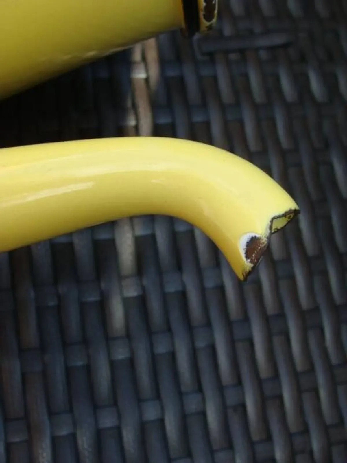 Illustration numéro 4 du produit Cafetière émaillée ancienne