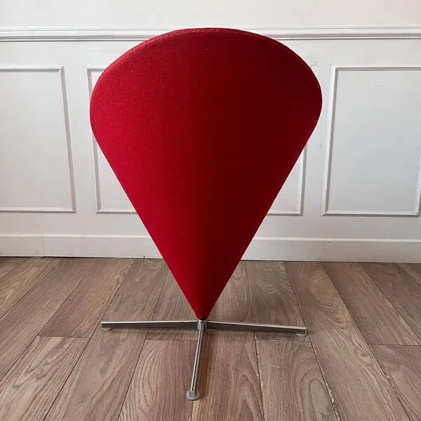 Illustration numéro 4 du produit Cone chair, de Verner Panton