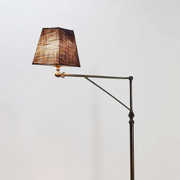Illustration numéro 4 du produit Lampadaire industriel milieu du siècle