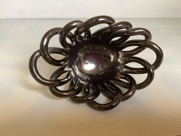 Illustration numéro 4 du produit Vide poche baguier céramique tressée noire irisée