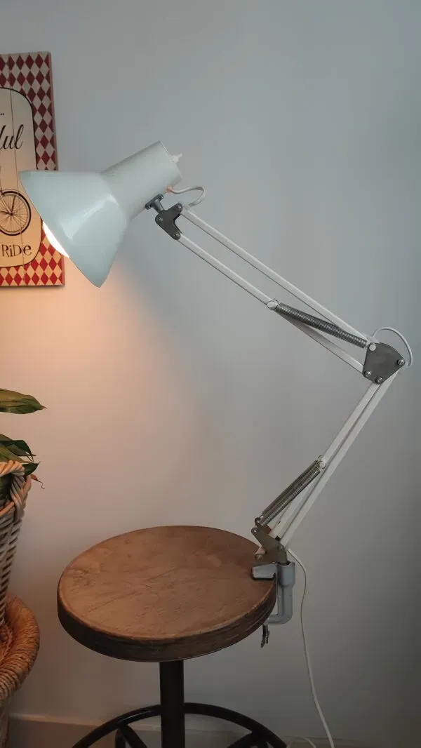 Illustration numéro 4 du produit Lampe articulée architecte