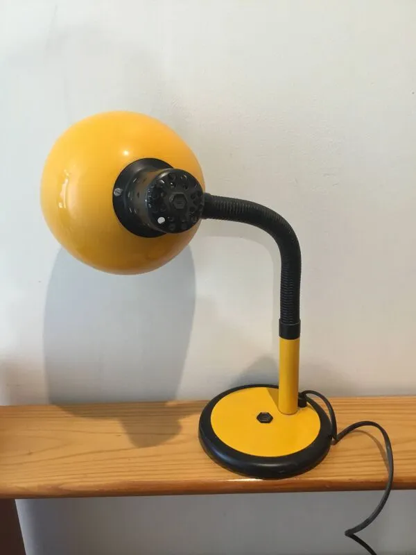 Illustration numéro 4 du produit Lampe jaune industrielle