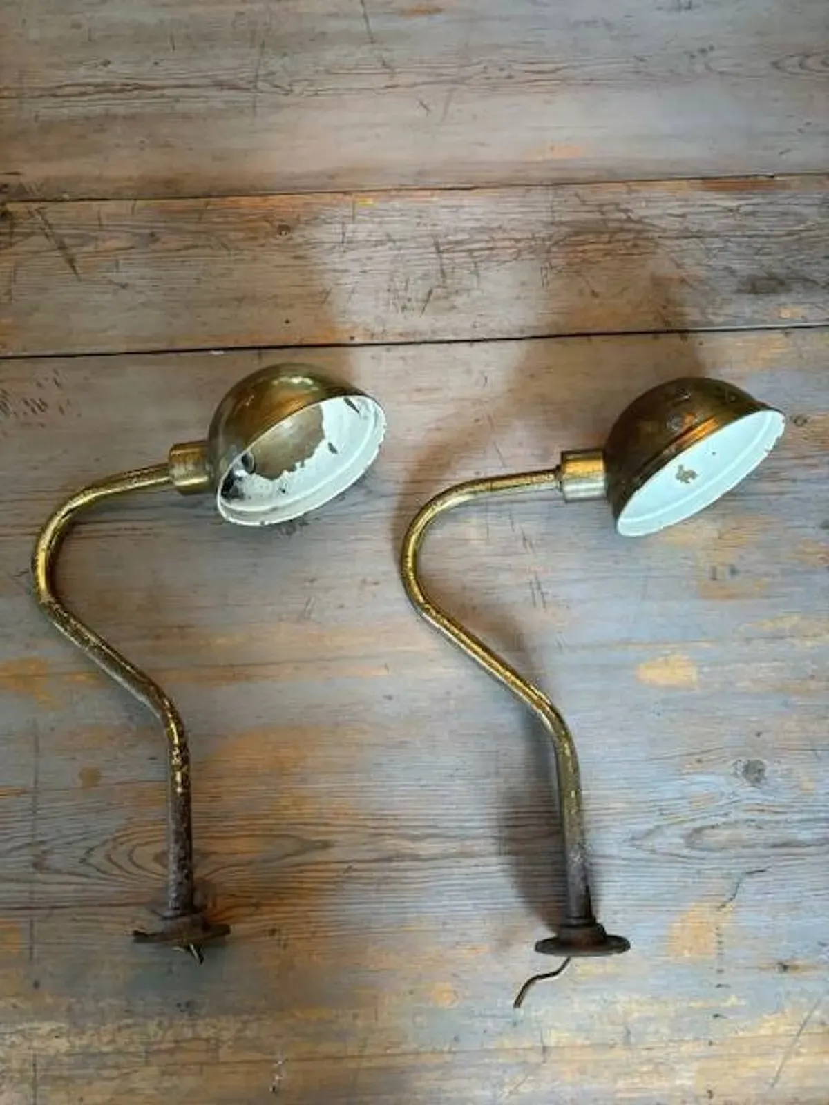 Illustration numéro 4 du produit 2 appliques murales industrielles en laiton-Danemark années 70-80