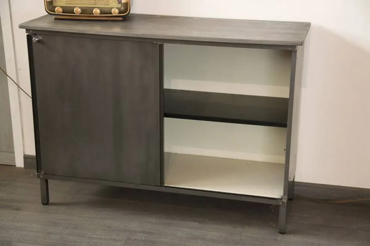 Illustration numéro 4 du produit Buffet Strafor 1970