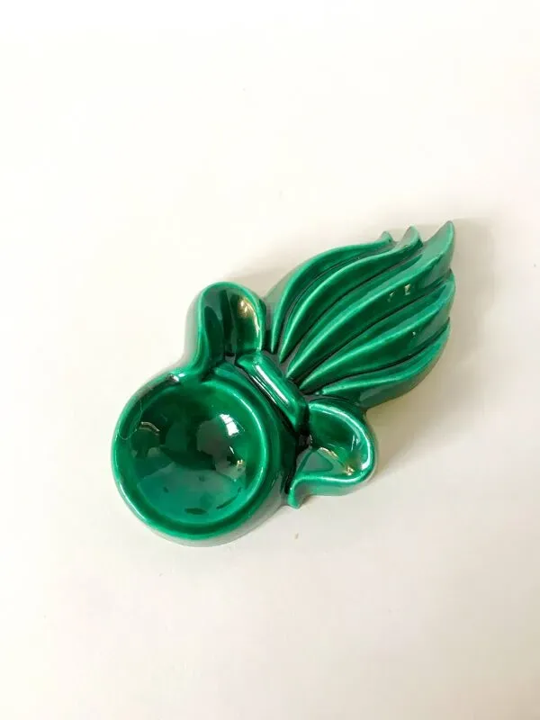 Illustration numéro 4 du produit cendrier en céramique vert et doré années 60