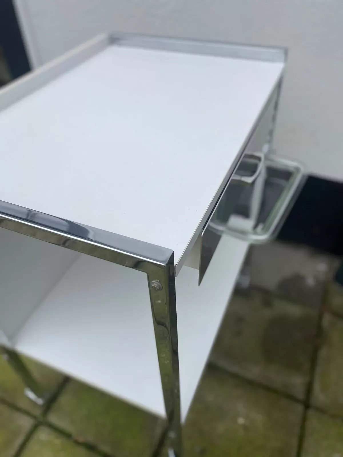 Illustration numéro 4 du produit Chariot industriel vintage