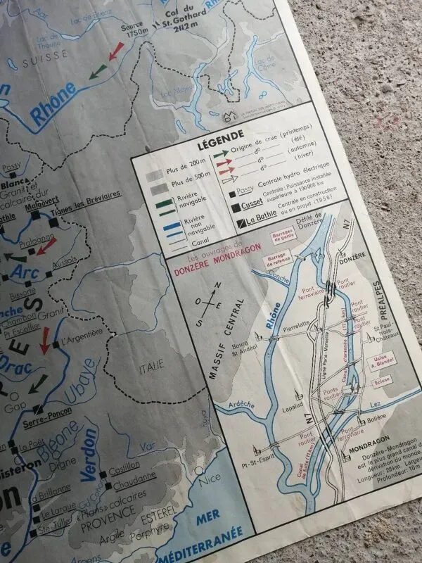 Illustration numéro 4 du produit Carte scolaire vintage mdi france rhône