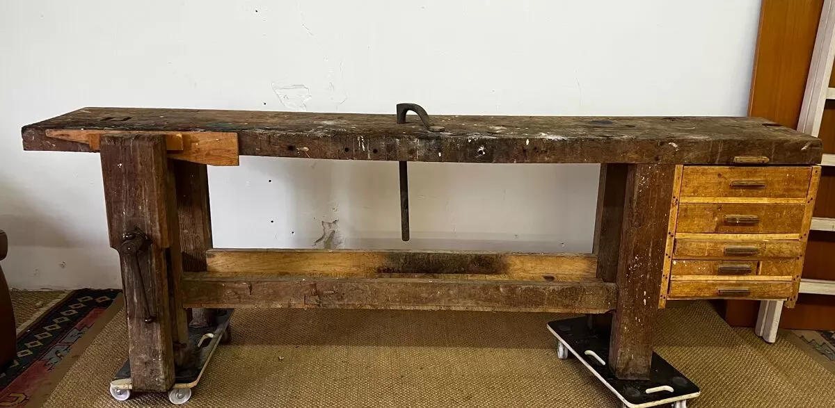 Illustration numéro 4 du produit Ancien établi en bois vintage