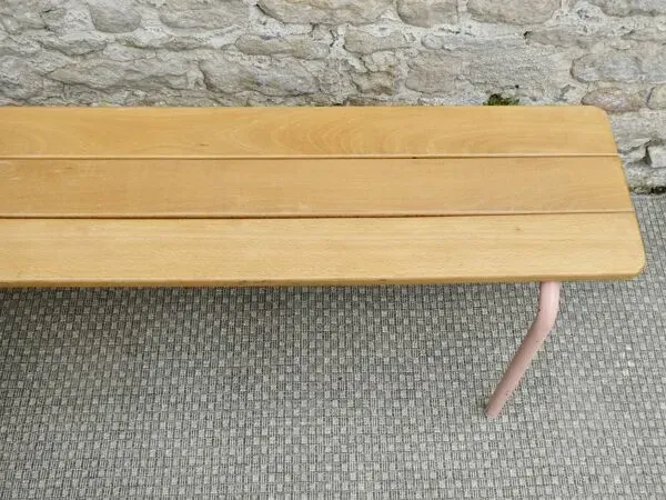 Illustration numéro 4 du produit Banc d'école en bois et métal des années 80