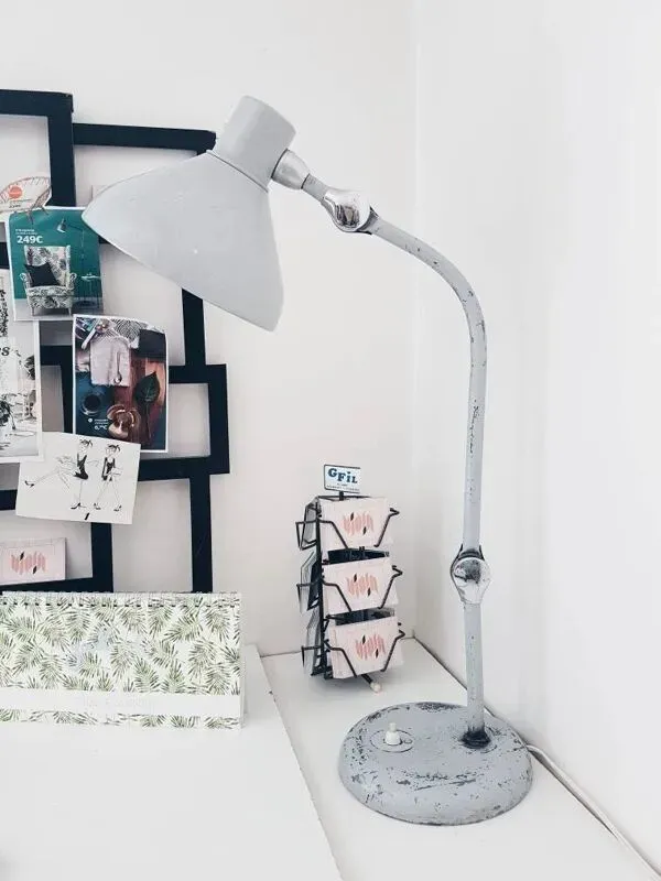 Illustration numéro 4 du produit Lampe de bureau industrielle – atelier jumo gs1 – gris style jielde – année