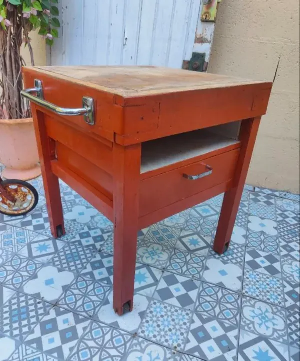 Illustration numéro 4 du produit Meuble de métier