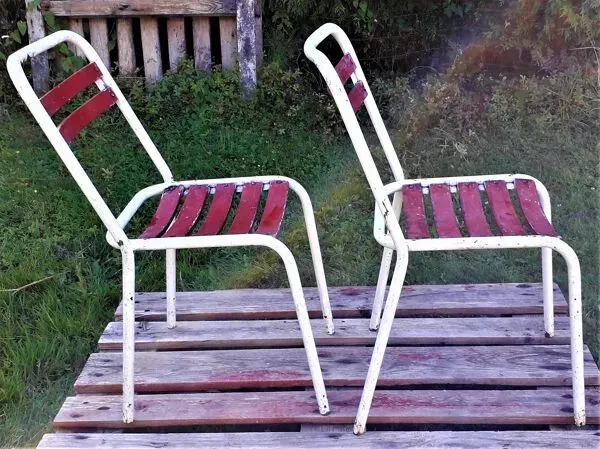 Illustration numéro 4 du produit Duo de chaises Tolix  assise bois